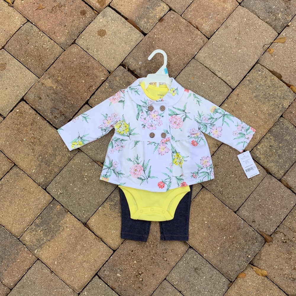 🌷 Carters Outfit NWTO